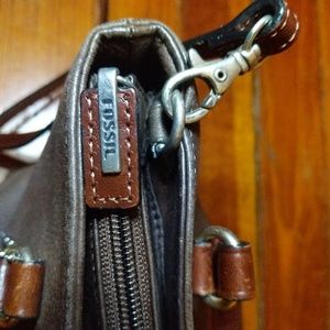 Fossil Leather Crossbody Wrist Shoulder Bag Purse